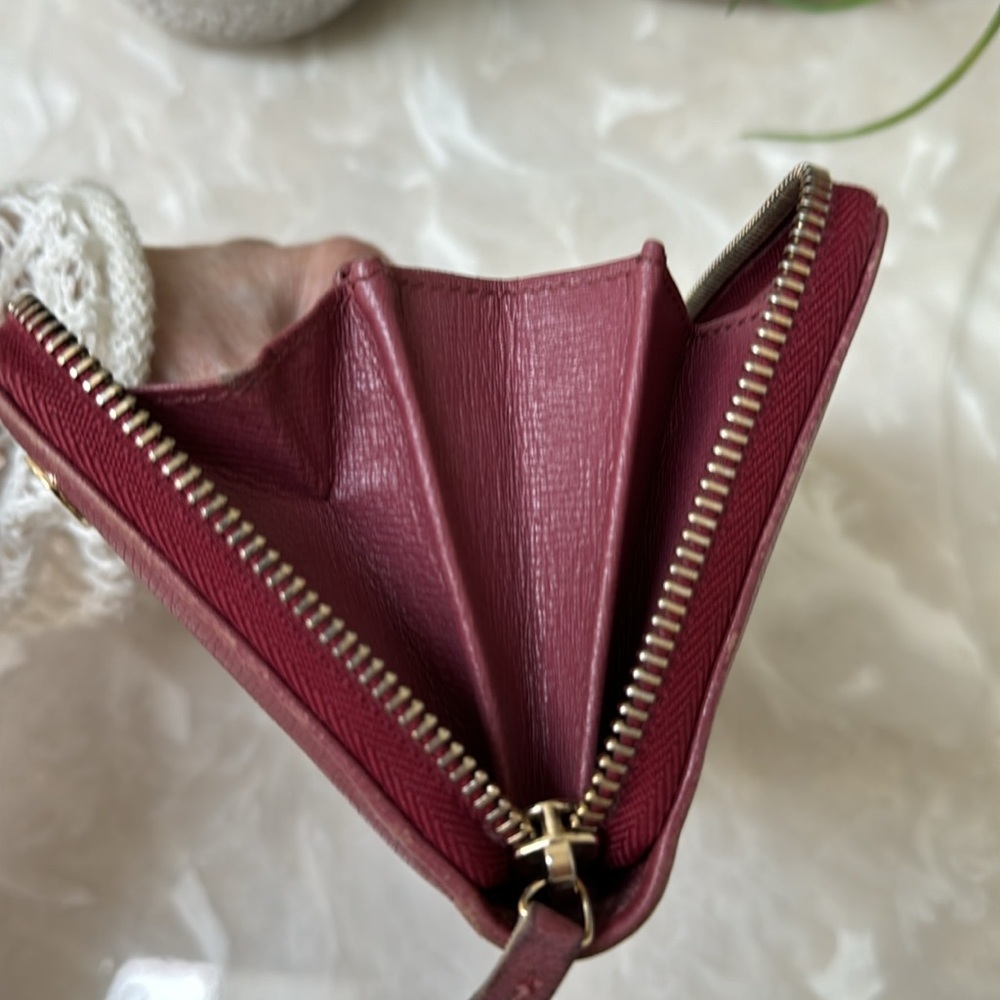 Authentic Gucci GG Mauve Zip Around Wallet - Picture 11 of 11